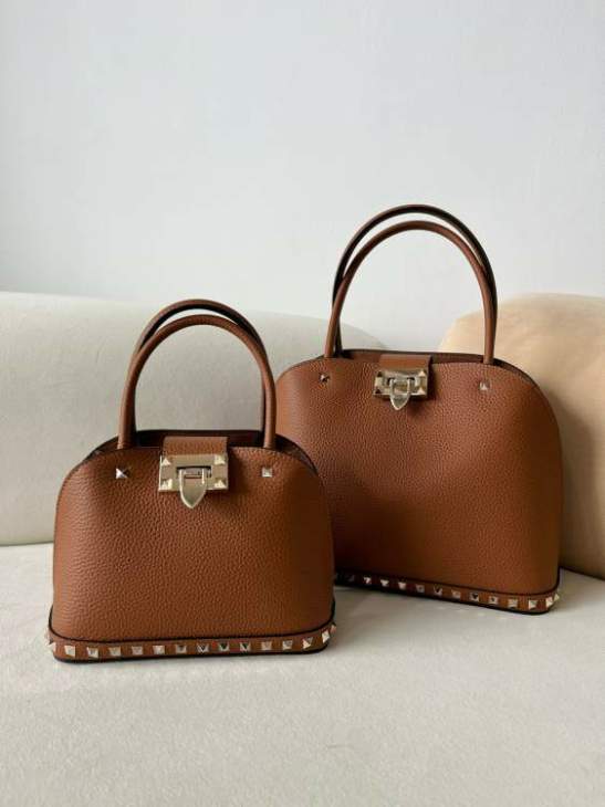 Picture of Valentino Handbags _SKUfw192061445fw